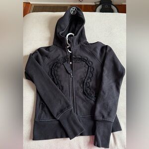 Vintage Lululemon Full Zip Hiver 2013 Lux Ruffle Scuba Hoodie